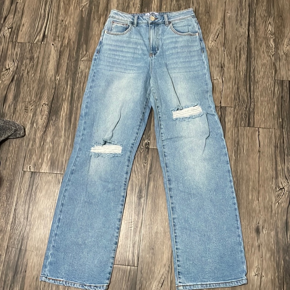 brand Vylette high rise light blue Mom Jeans.